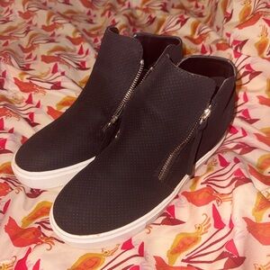 Black Women's High-Top Sneakers